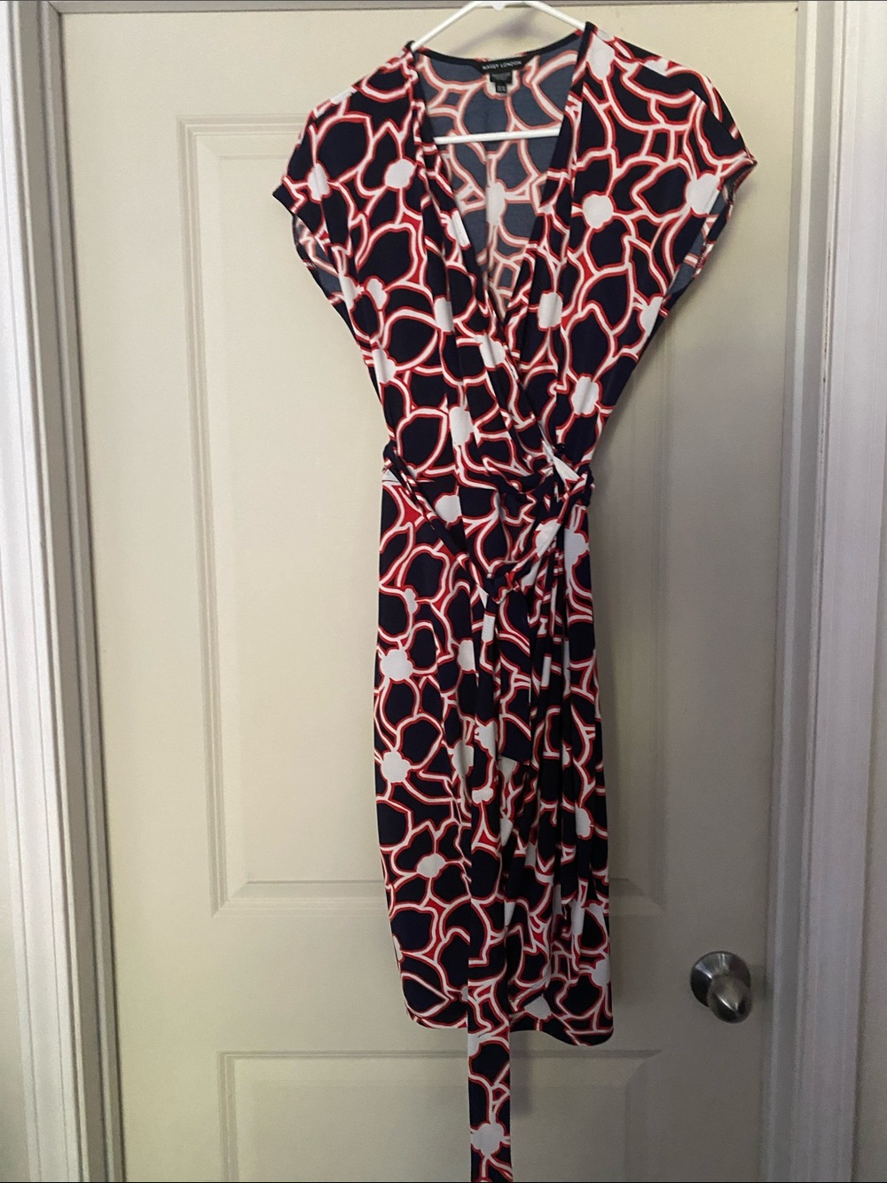 Maggy London Cap Sleeve Wrap Dress in Navy, White & Red size 10